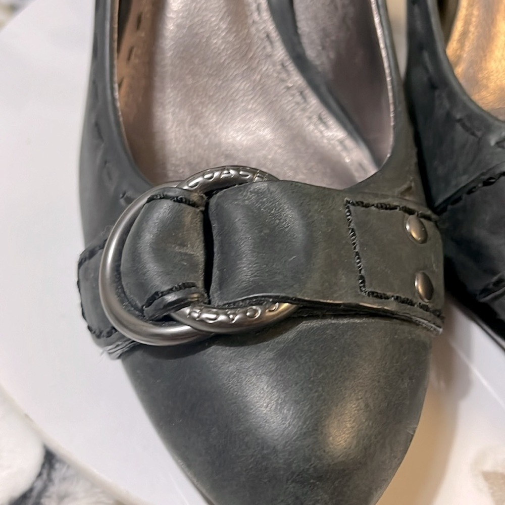 Coach Dinah Black Gray Leather Pumps Heels Buckle WhipStitch Women’s Size 8 B - Picture 3 of 14